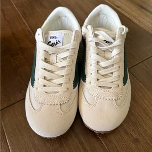 Vans Sneakers in Cream and Green